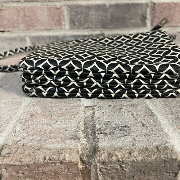 CROSSBODY - Picture 3 of 8